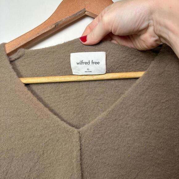 Aritzia Wilfred Free Hush Chenille Knit V-Neck Sweater - Picture 7 of 9